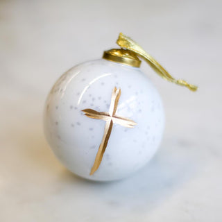 Cruix Glass Ball Ornament White/Gold