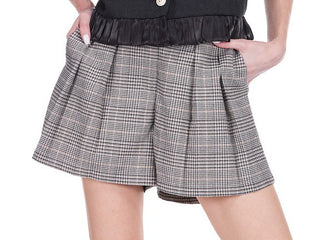 Pleated Elastic Black Short - Plaid